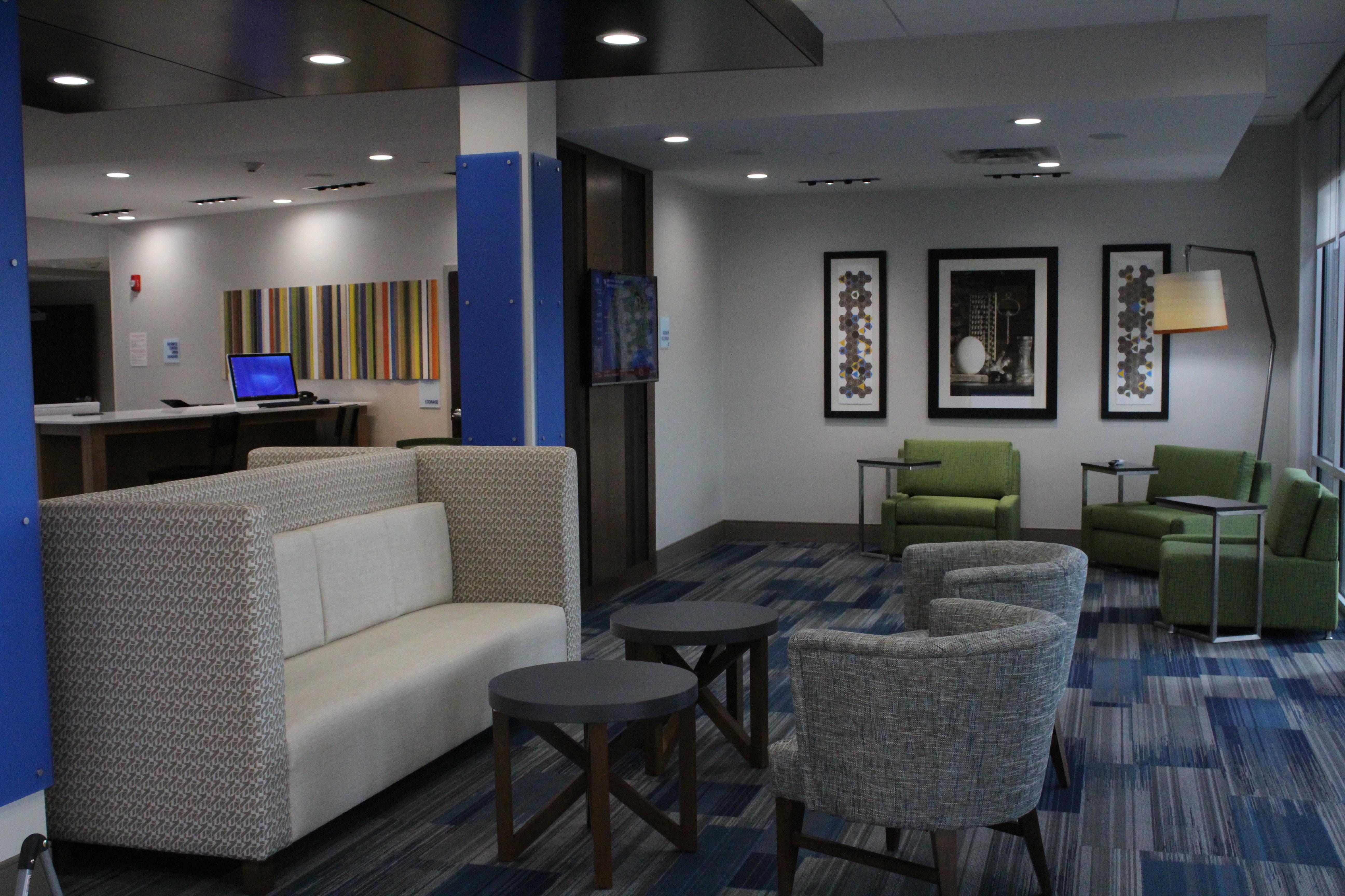 Holiday Inn Express & Suites - Milledgeville, An Ihg Hotel Экстерьер фото
