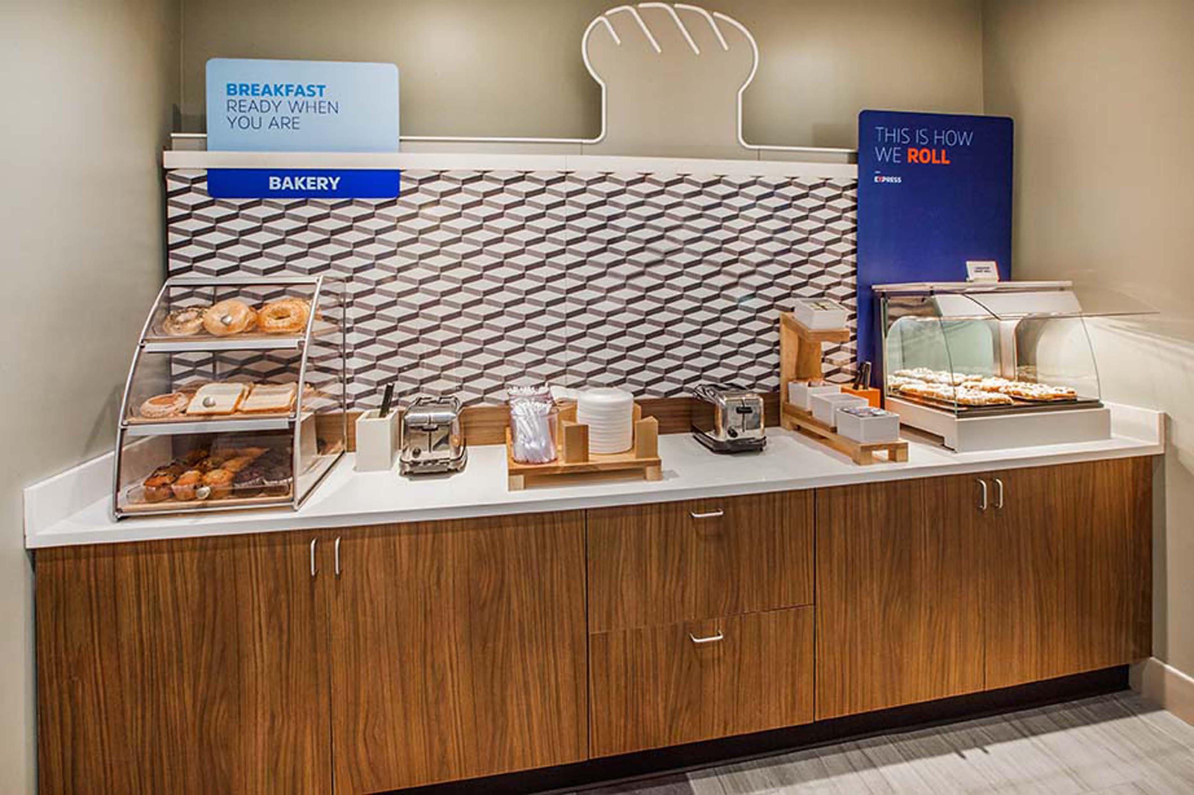 Holiday Inn Express & Suites - Milledgeville, An Ihg Hotel Экстерьер фото